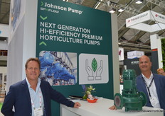Gert-Jan Zantingh (Zantingh) next a new green Johnson pump, brought as a sneak peak to Amsterdam by Arwin van der Wees (SPX Flow). The pump has a less energy consuming electric motor. Also existing pumps can be upgraded this way to be less energy consuming.